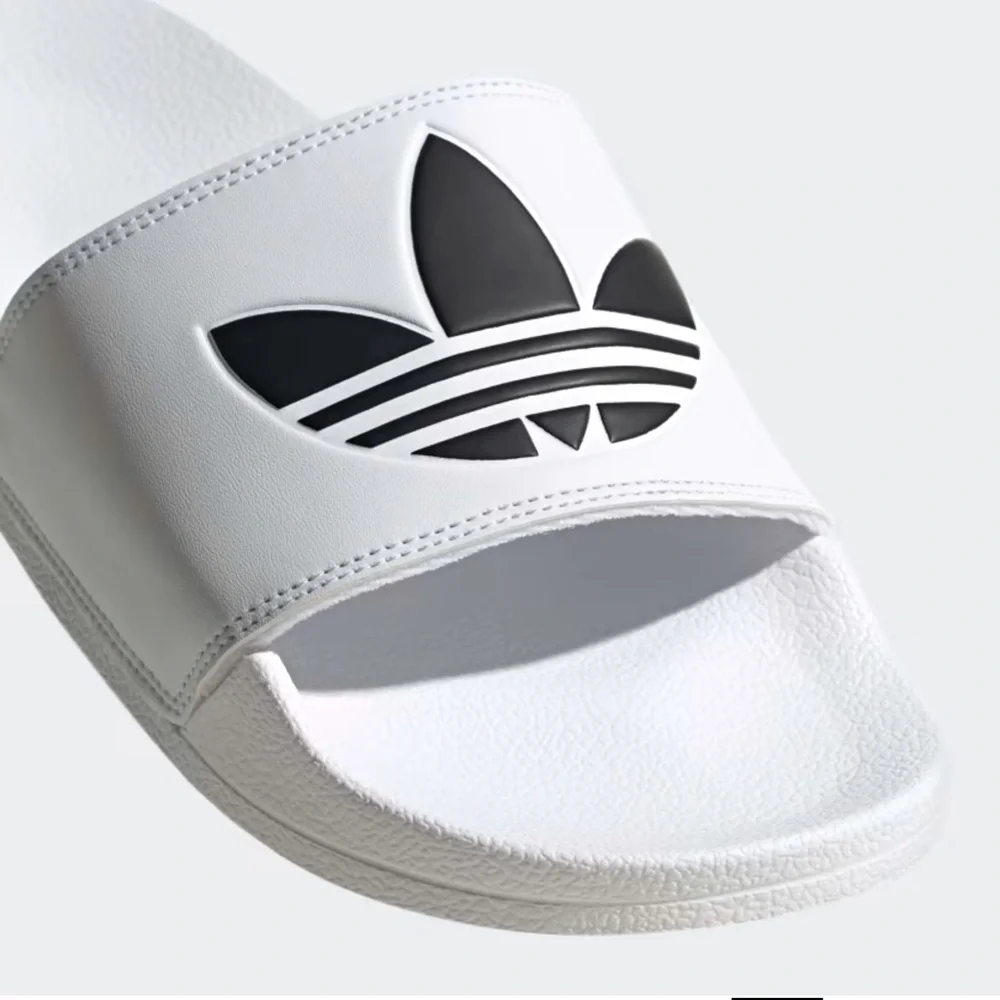 Adidas Adilette Lite men’s slide sandals Size 13 White and black New with tag